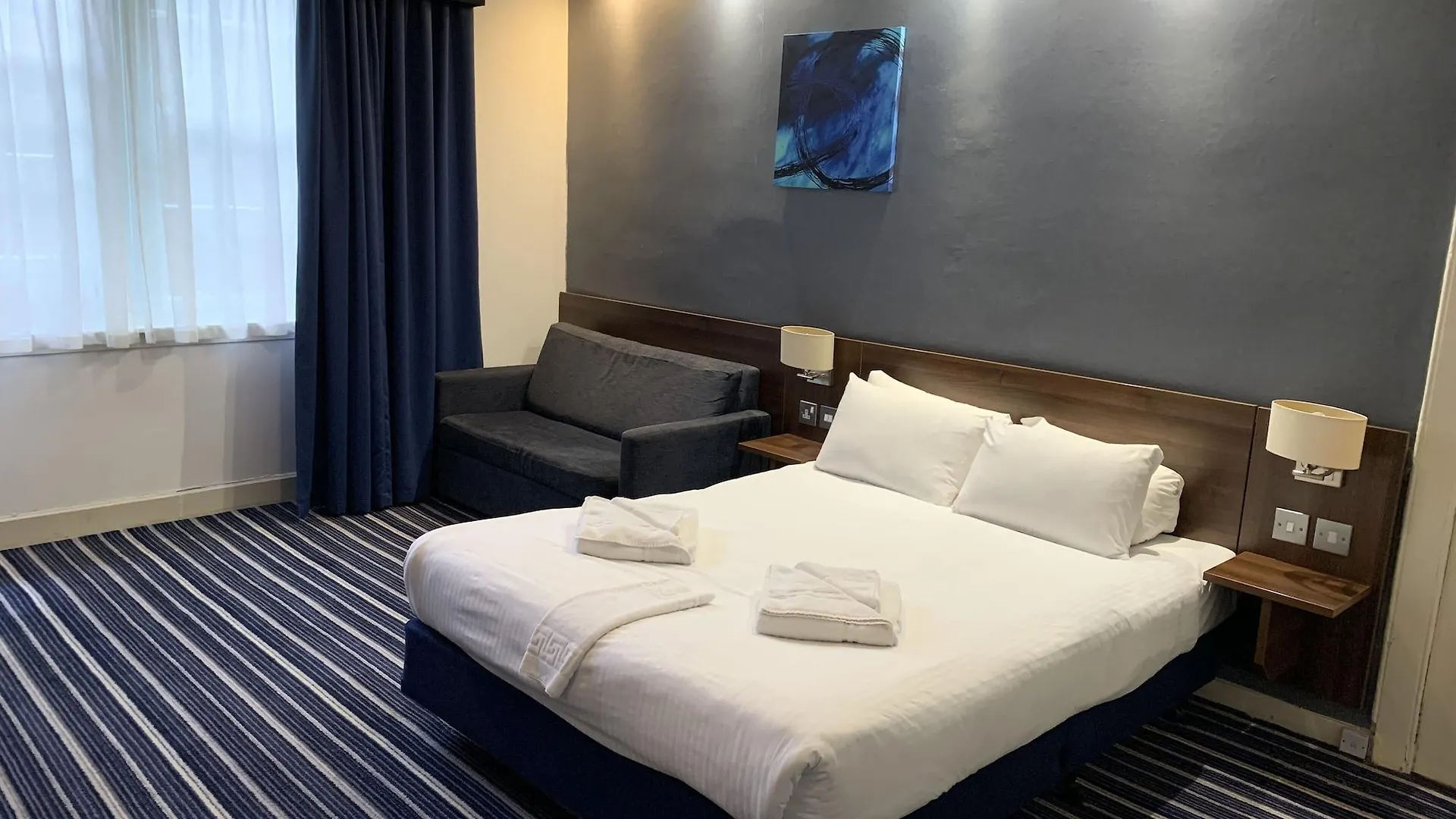 Piries Hotel Edinburg