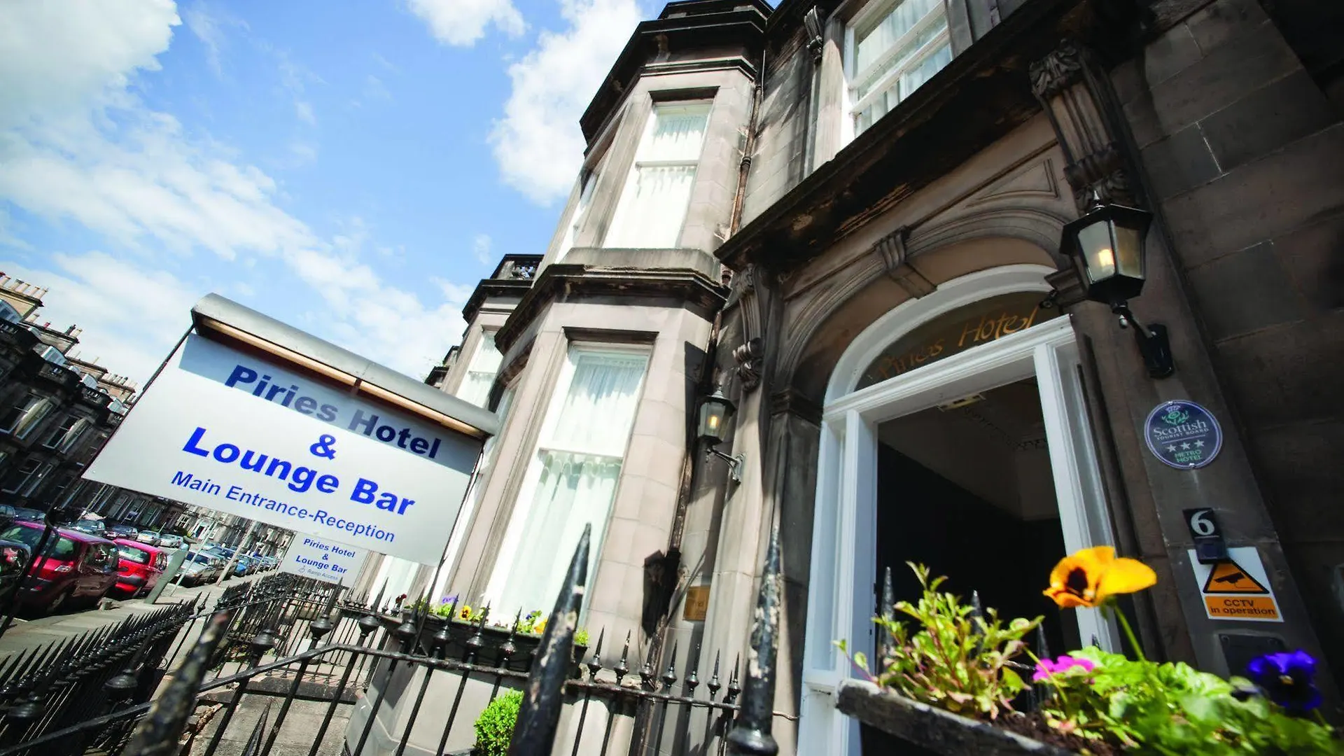 Piries Hotel Edinburgh 3*,